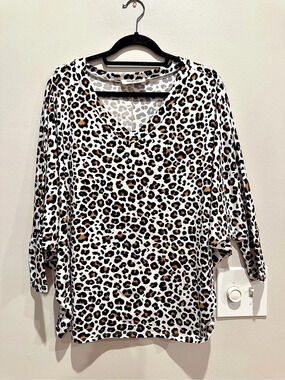 Haptics Leopard Print V-Neck Blouse- Size Samll